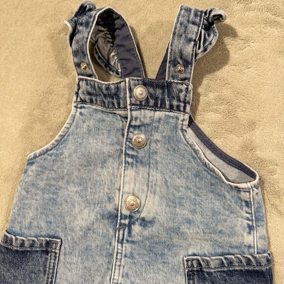 H & M Baby Girl 6 Months Acid Wash Denim Overall Dress Jumper Pockets HM Grunge - Picture 2 of 13